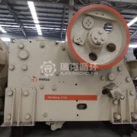 出售二手美卓C140顎式破碎機